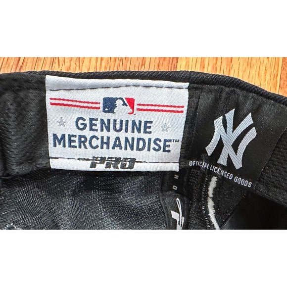 New York Yankees Hat Men's Triple Black Adjustable Baseball Cap NWT Snapback Hat - Picture 13 of 16